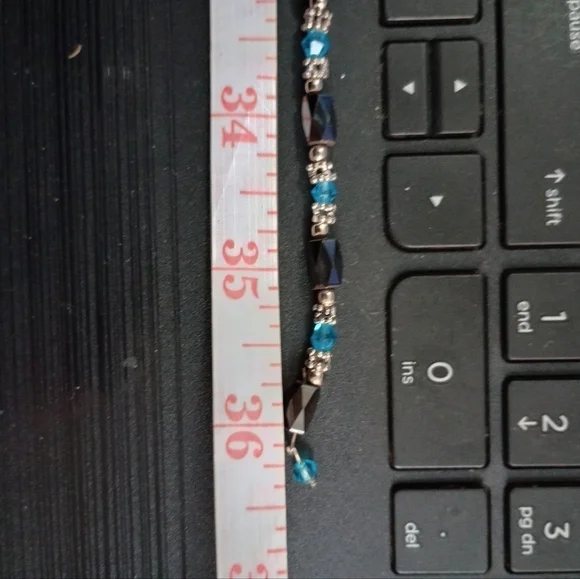 Magnet necklaces, 3 strands (C017) - Picture 4 of 5